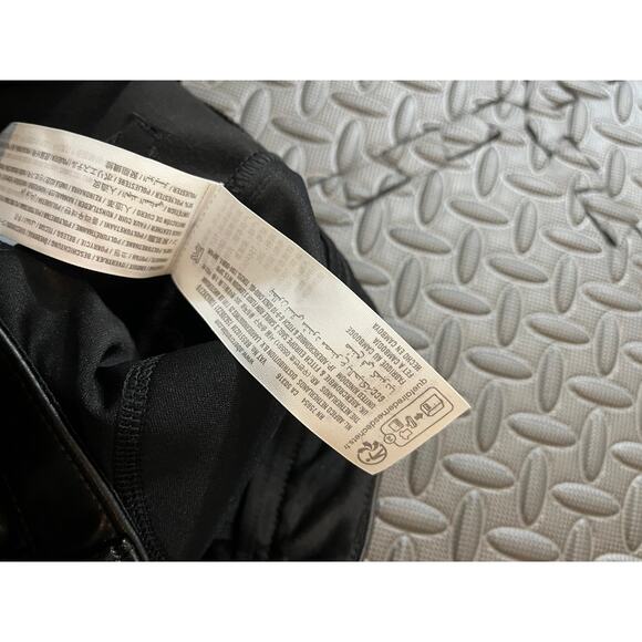 Abercrombie & Fitch The 90’s Straight Ultra High Rise Faux Leather Pants Size 28 - Picture 5 of 8